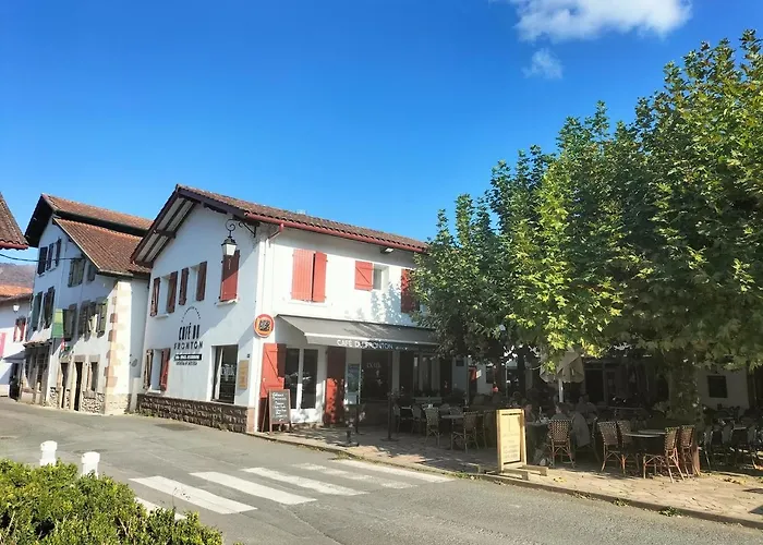 Bed & Breakfast Restaurant Chez Maritxu Saint-Etienne-de-Baigorry
